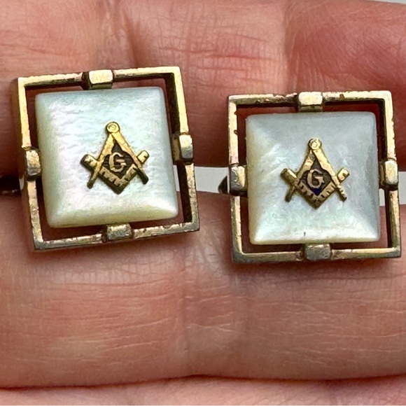 Vintage Gold Plates Mother of Pearl Freemason Masonic Cuff Links - Picture 6 of 6